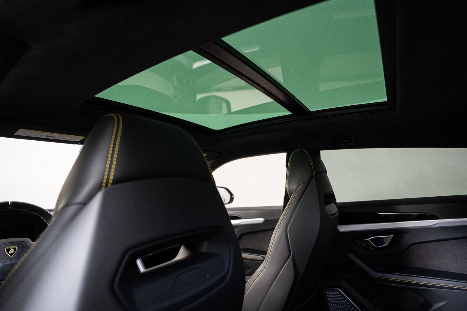 Used 2020 Lamborghini Urus AWD/4WD image 44