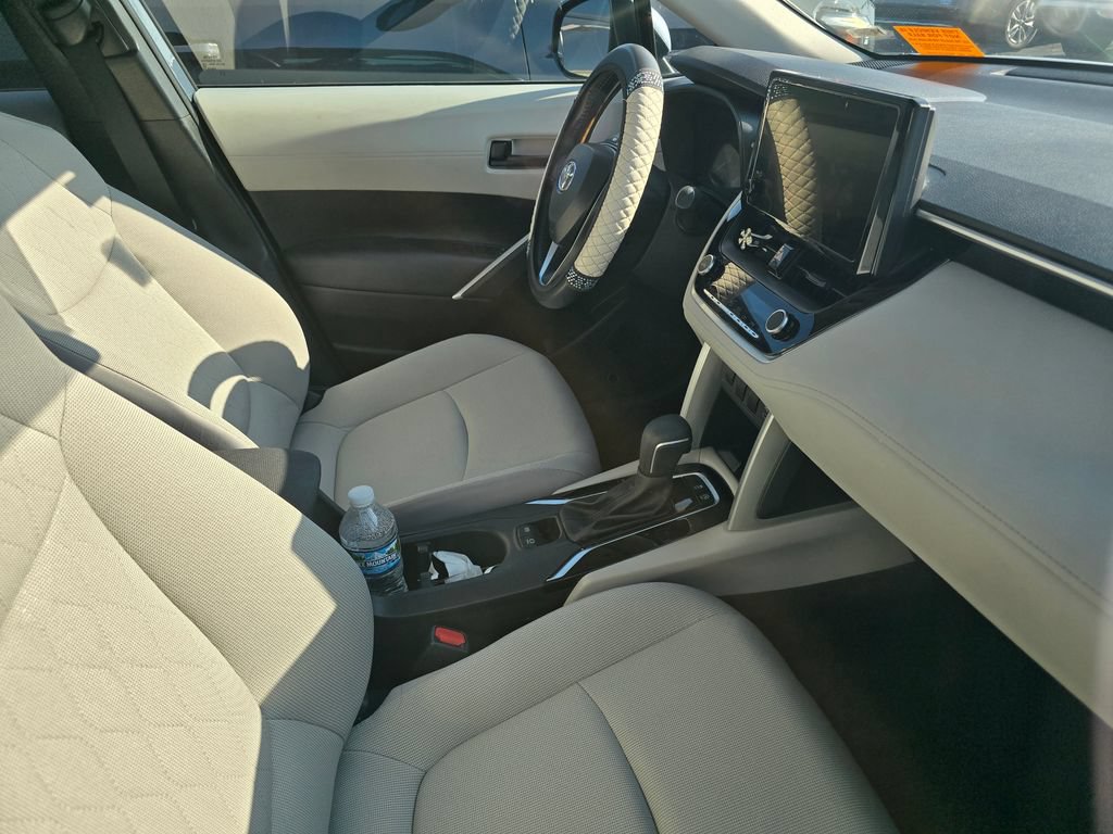 Used 2024 Toyota Corolla Cross LE AWD/4WD image 14