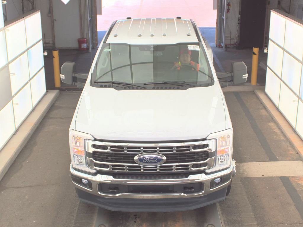 Used 2023 Ford F350 XLT image 2
