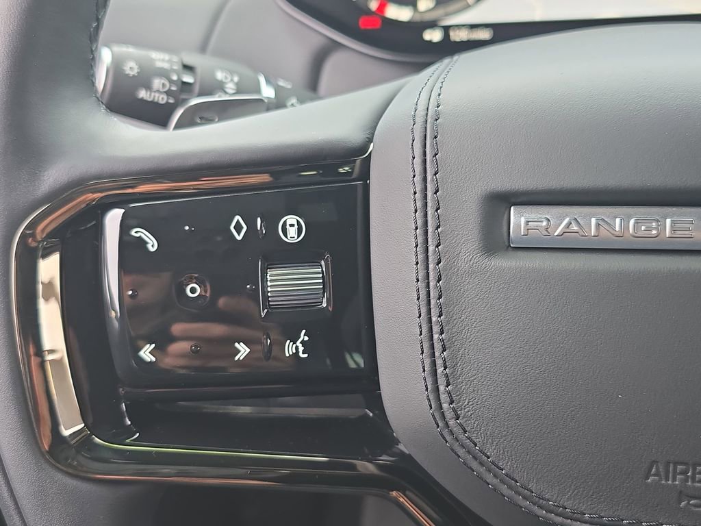 Certified 2025 Land Rover Range Rover Sport Dynamic SE image 18