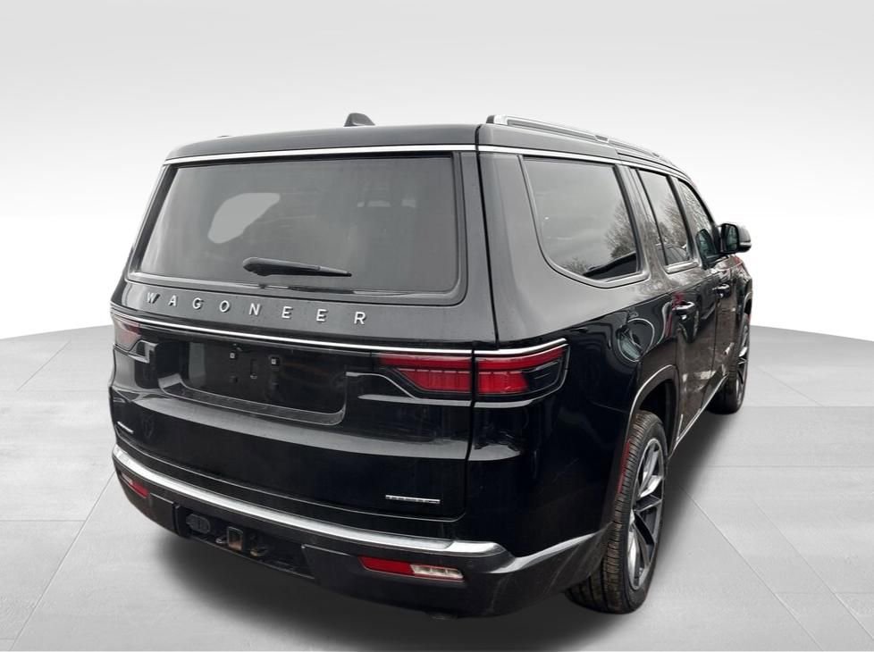 Used 2022 Jeep Wagoneer Series III w/ Premium Group I image 2