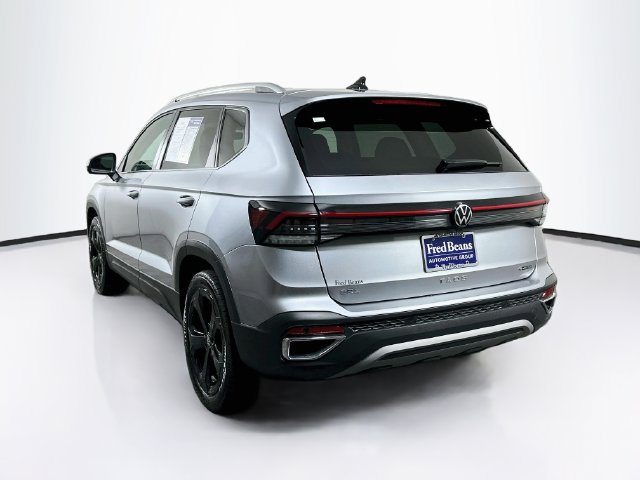 Used 2025 Volkswagen Taos SEL AWD/4WD image 6