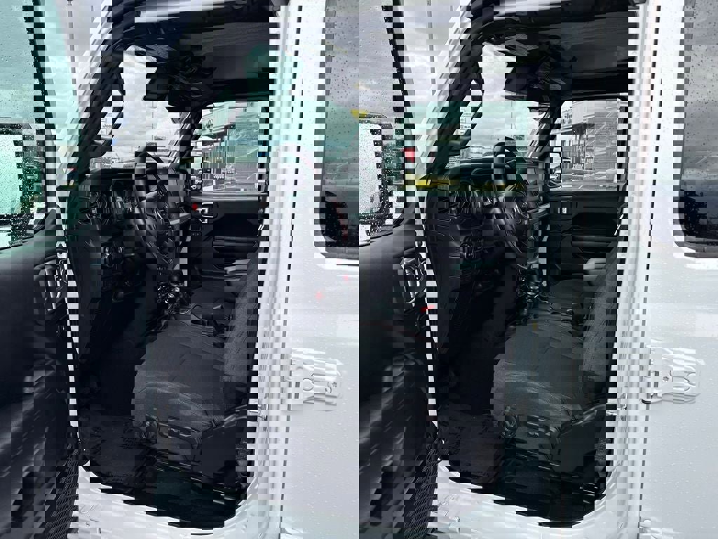 Used 2024 Jeep Wrangler Unlimited Rubicon image 9