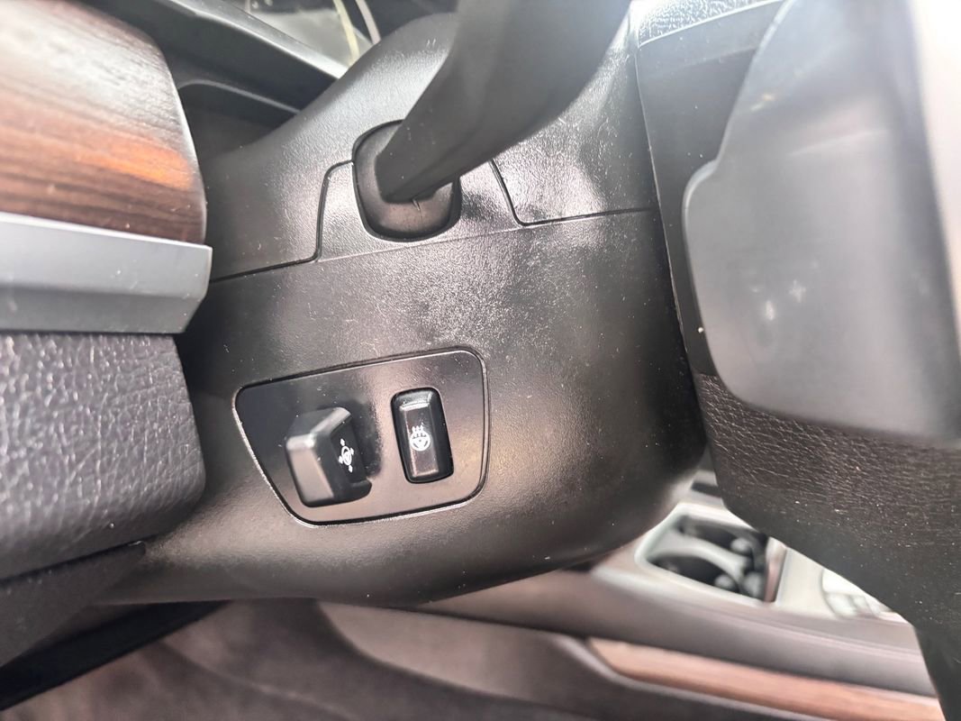 Used 2015 BMW 750Li xDrive image 18