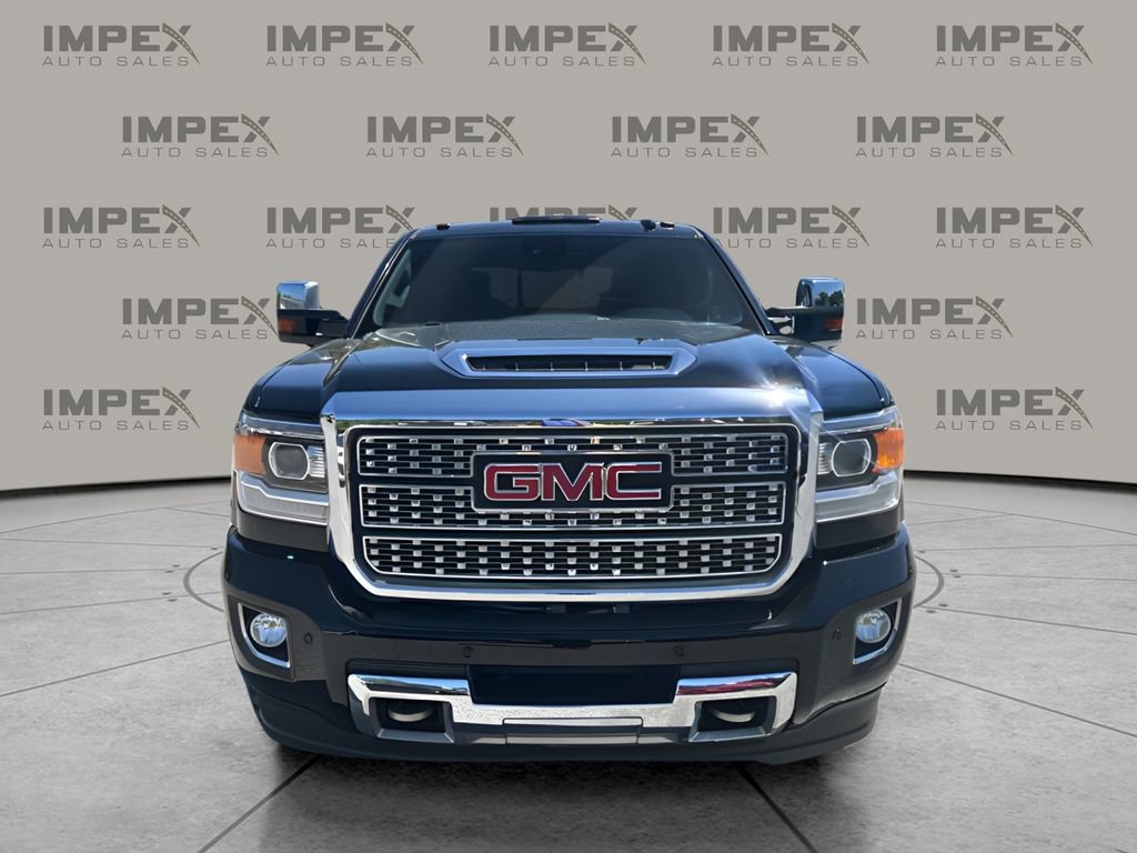 Used 2019 GMC Sierra 2500 Denali w/ Duramax Plus Package AWD/4WD image 8