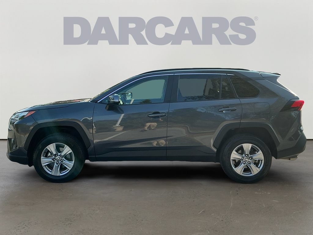 Used 2025 Toyota RAV4 XLE AWD/4WD image 4