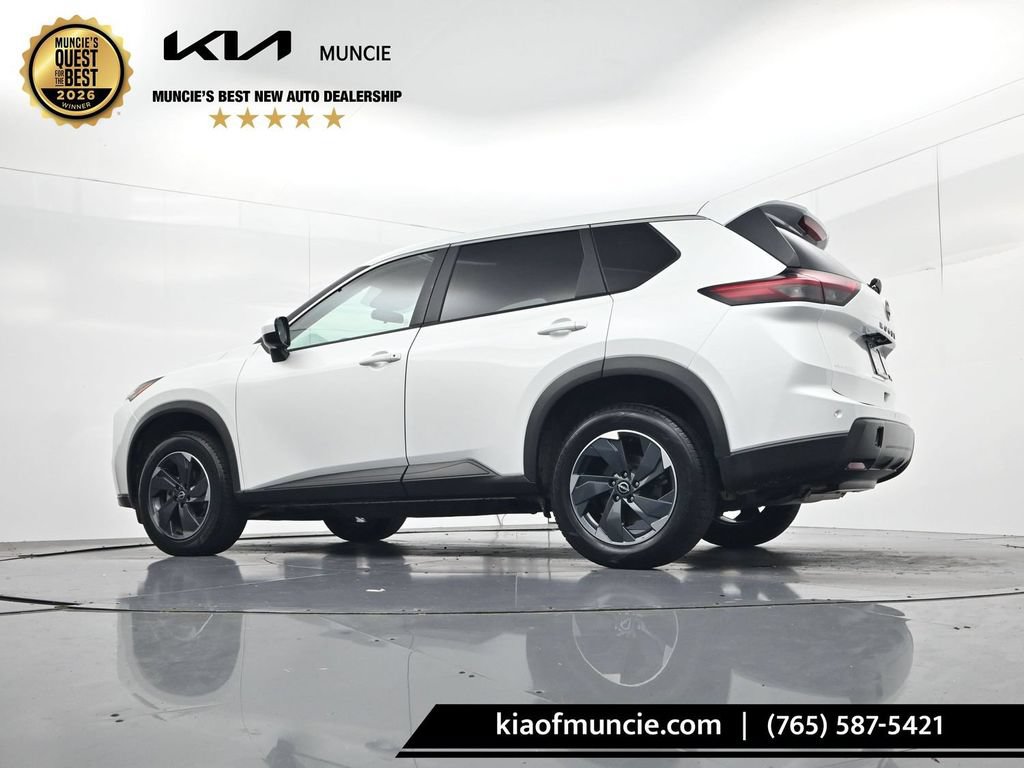 Used 2024 Nissan Rogue SV AWD/4WD image 40