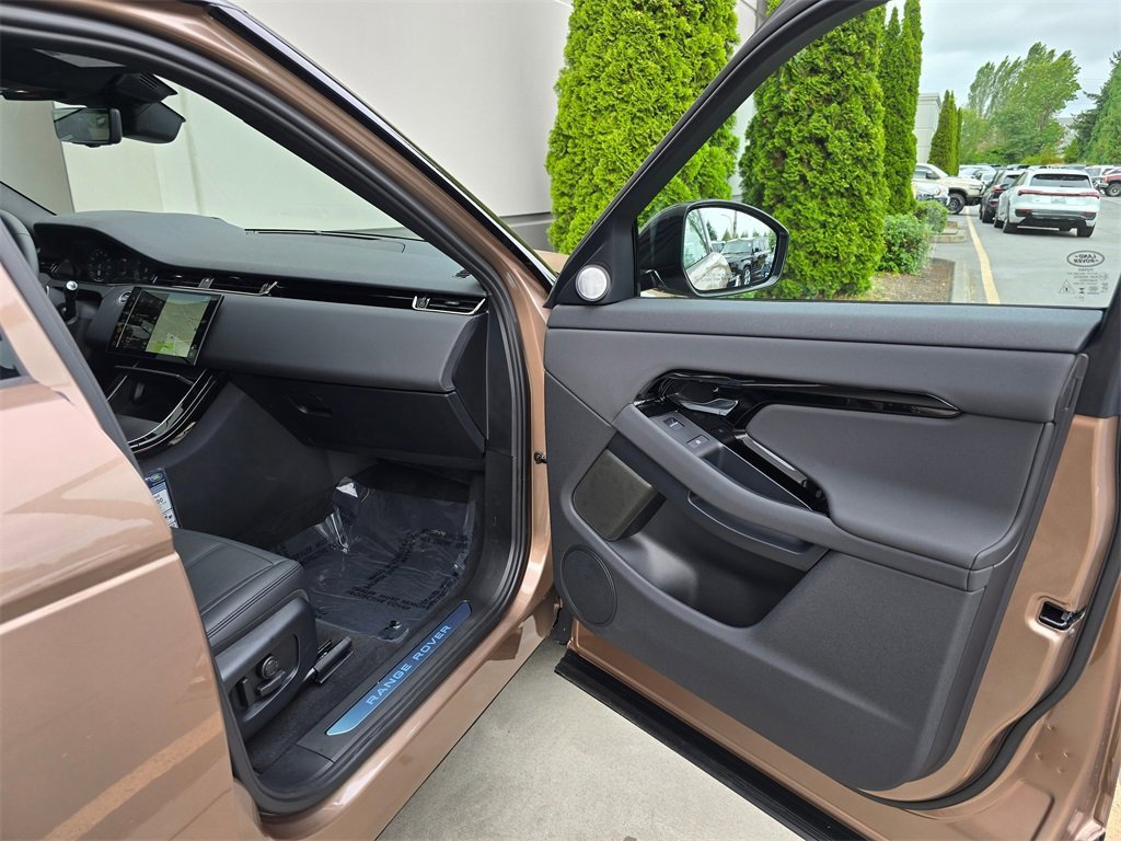 Used 2024 Land Rover Range Rover Evoque Dynamic SE image 30