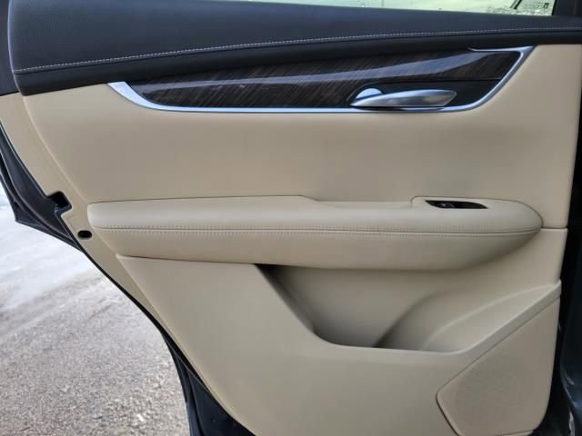 Used 2019 Cadillac XT5 AWD image 11