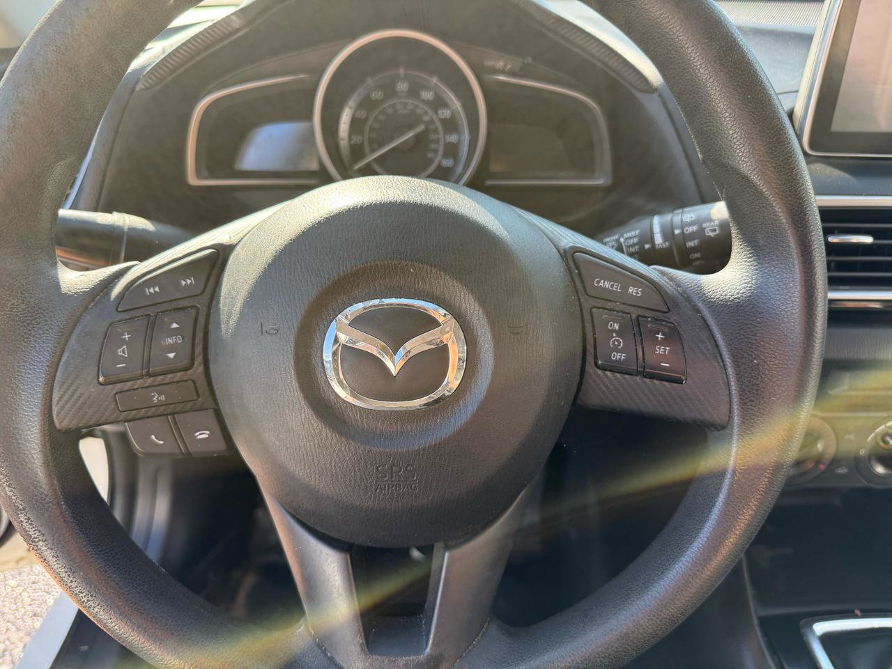 Used 2015 MAZDA MAZDA3 i Sport FWD image 16