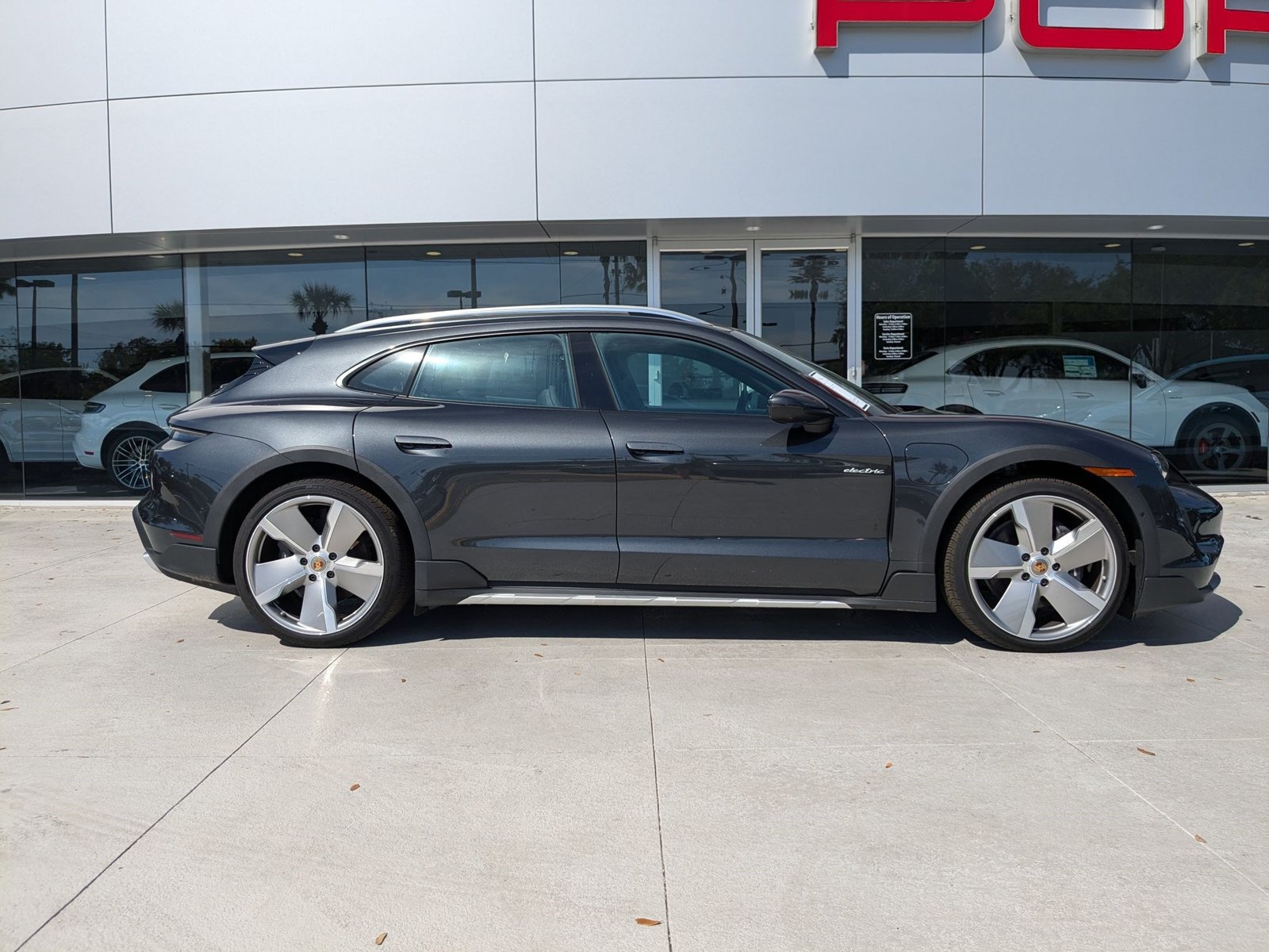 New 2024 Porsche Taycan 4 Cross Turismo AWD/4WD image 8