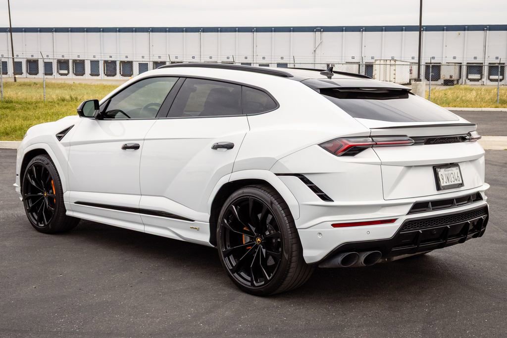 Used 2023 Lamborghini Urus S AWD/4WD image 3