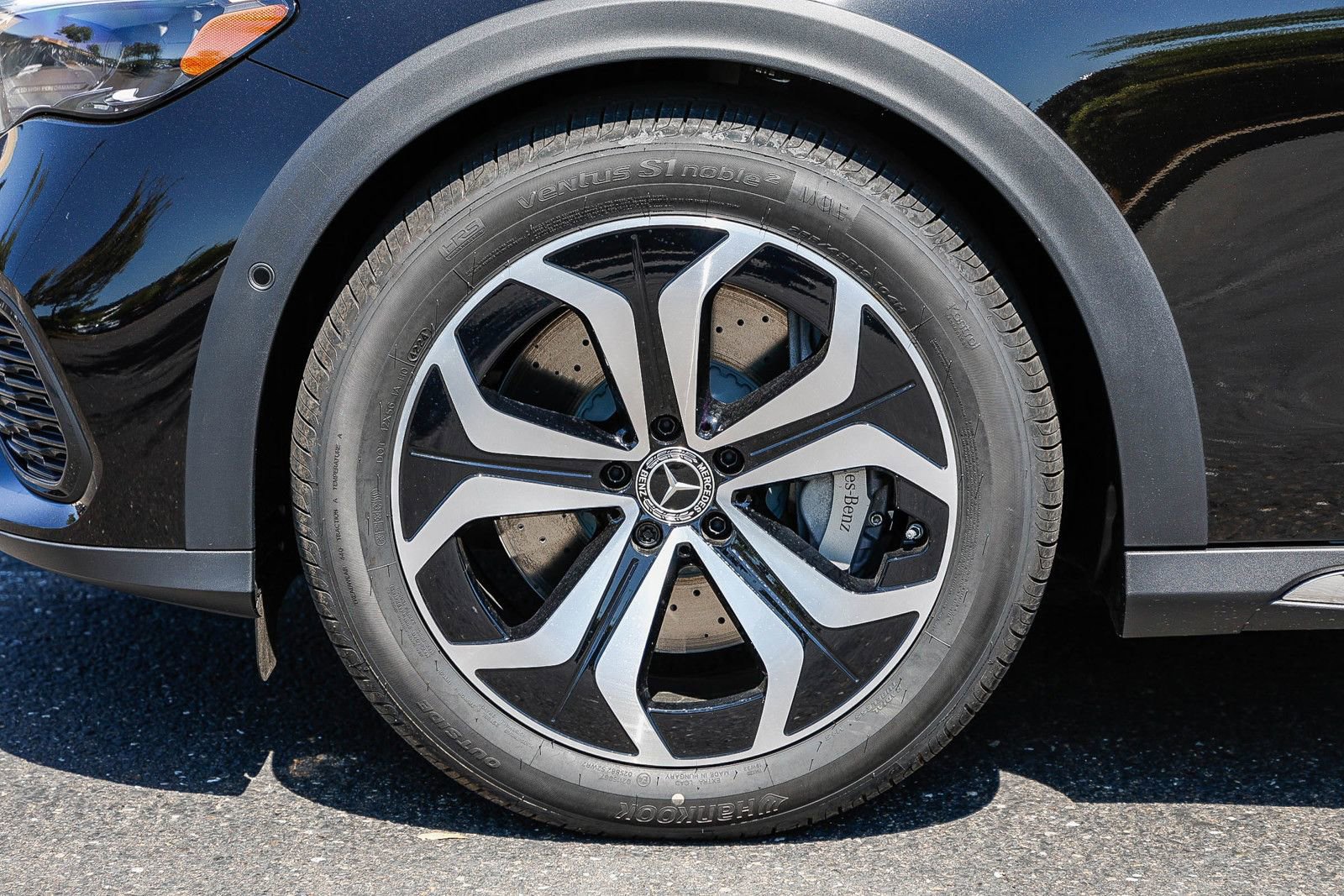 New 2025 Mercedes-Benz E 450 4MATIC All-Terrain Wagon image 9