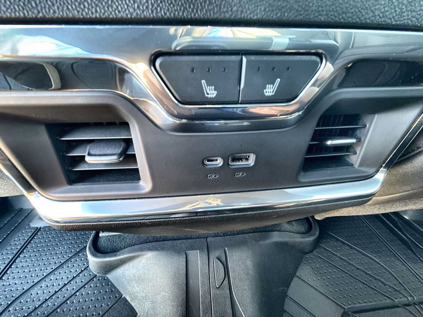 Certified 2023 Chevrolet Silverado 1500 High Country w/ High Country Premium Package AWD/4WD image 21