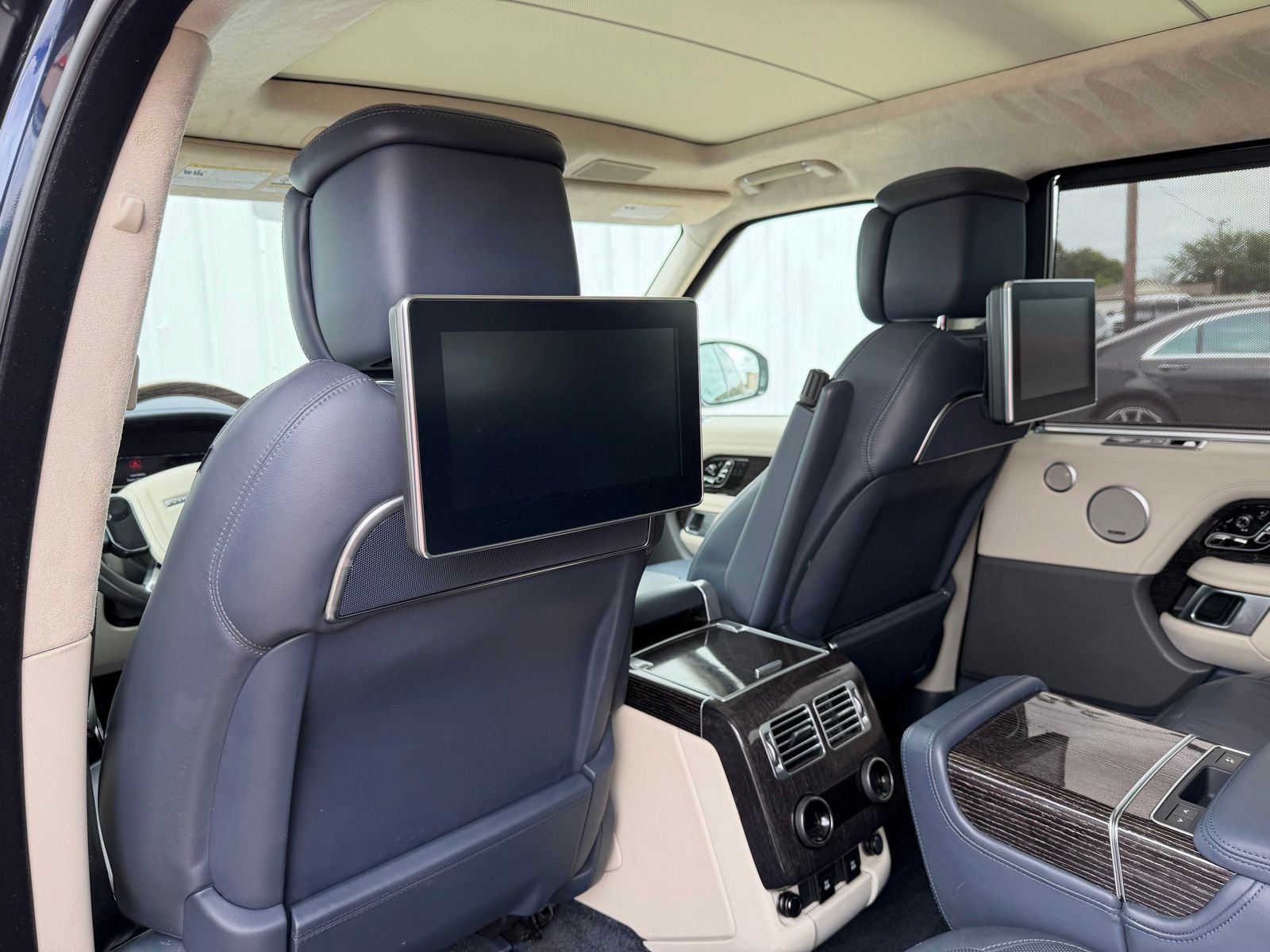 Used 2019 Land Rover Range Rover Long Wheelbase Autobiography AWD/4WD image 17