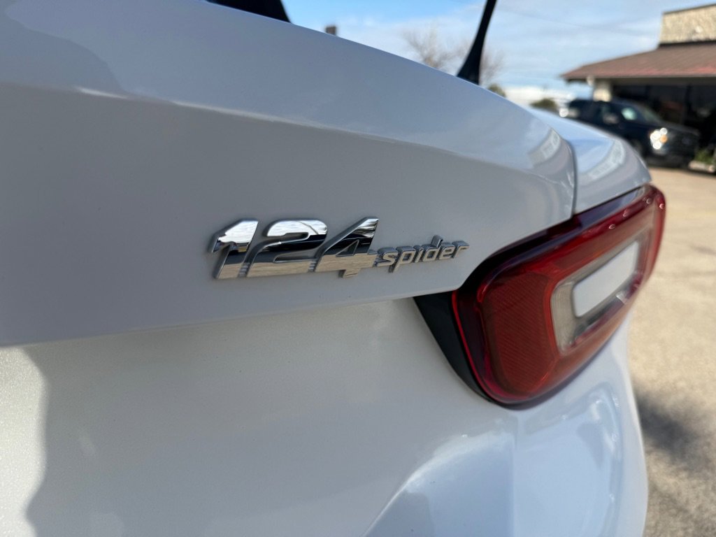 Used 2017 FIAT 124 Spider Lusso image 9