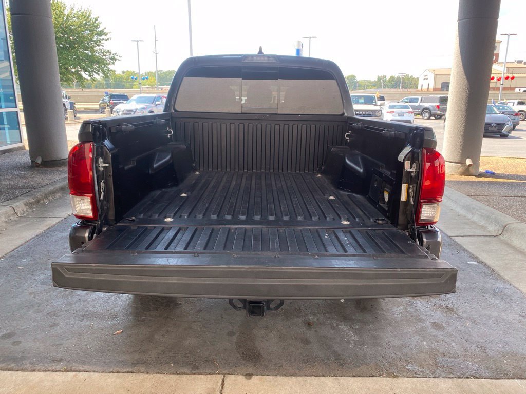 Used 2021 Toyota Tacoma TRD Off-Road w/ Technology Package AWD/4WD image 9