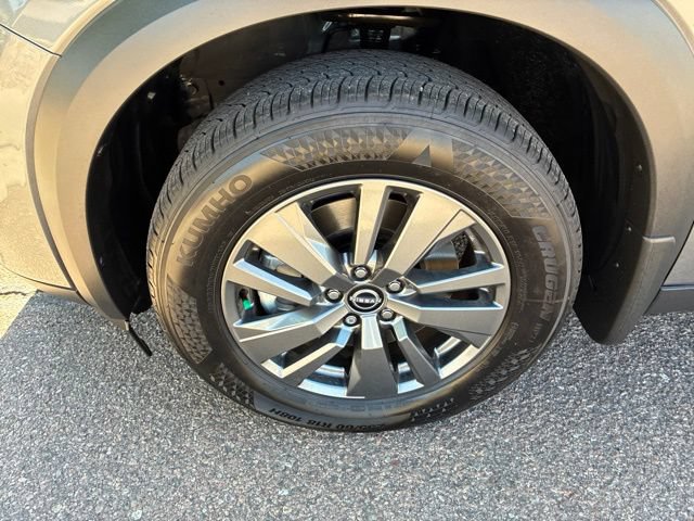 Certified 2026 Nissan Pathfinder SV AWD/4WD image 17