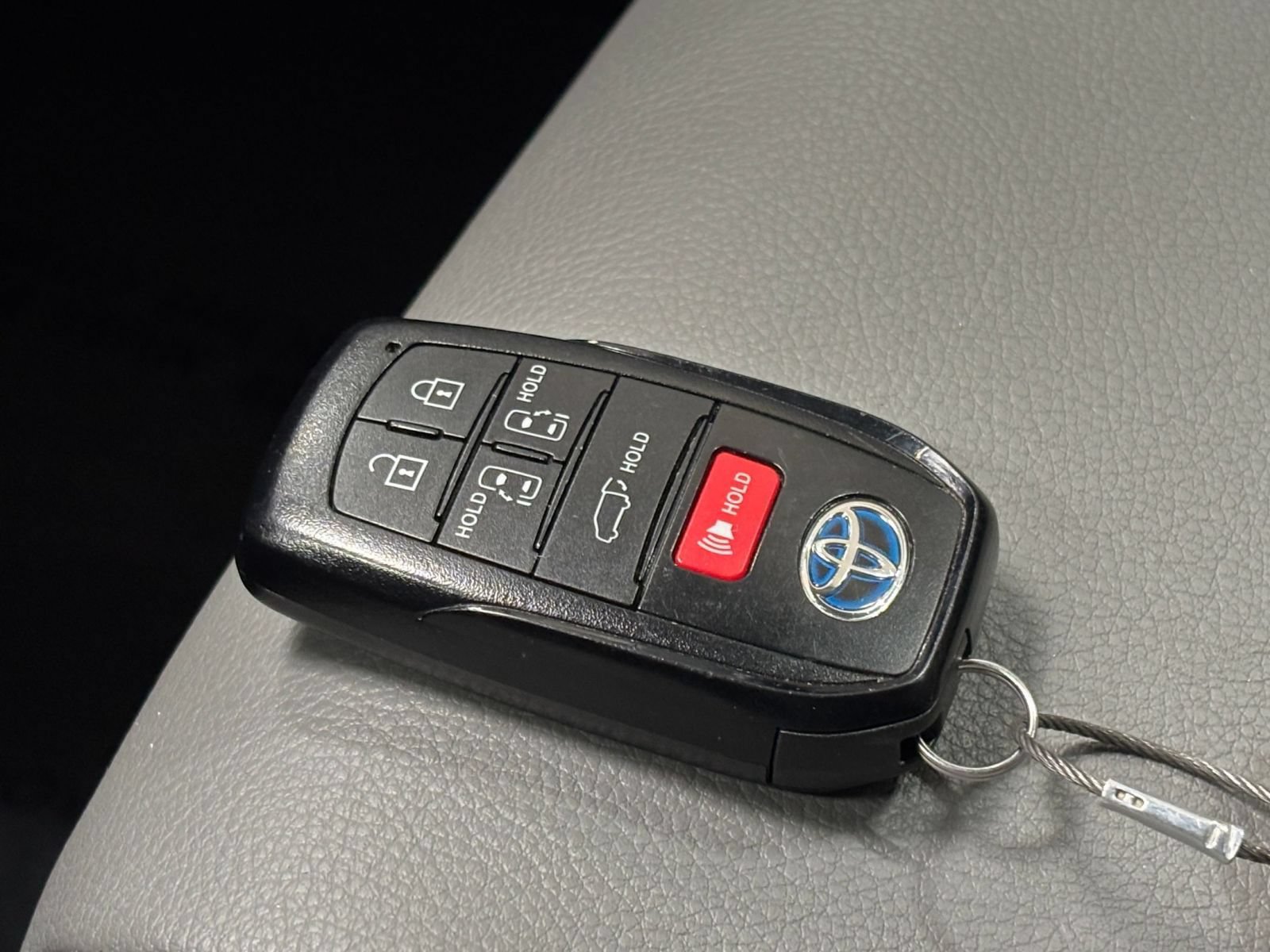 Used 2025 Toyota Sienna XLE FWD image 20