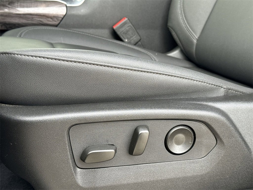 Used 2025 Chevrolet Silverado 2500 LTZ w/ LTZ Convenience Package image 14