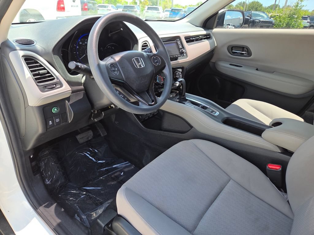 Used 2017 Honda HR-V LX image 29