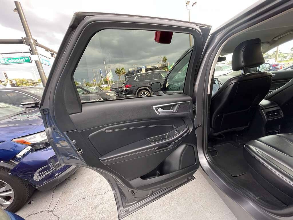 Used 2022 Ford Edge Titanium AWD/4WD image 14