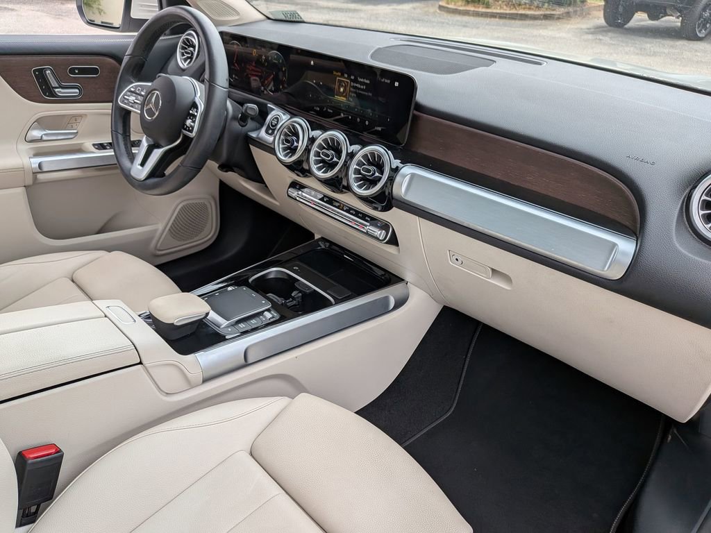 Used 2023 Mercedes-Benz GLB 250 image 32
