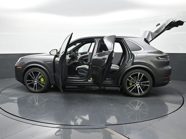 New 2026 Porsche Cayenne S image 33