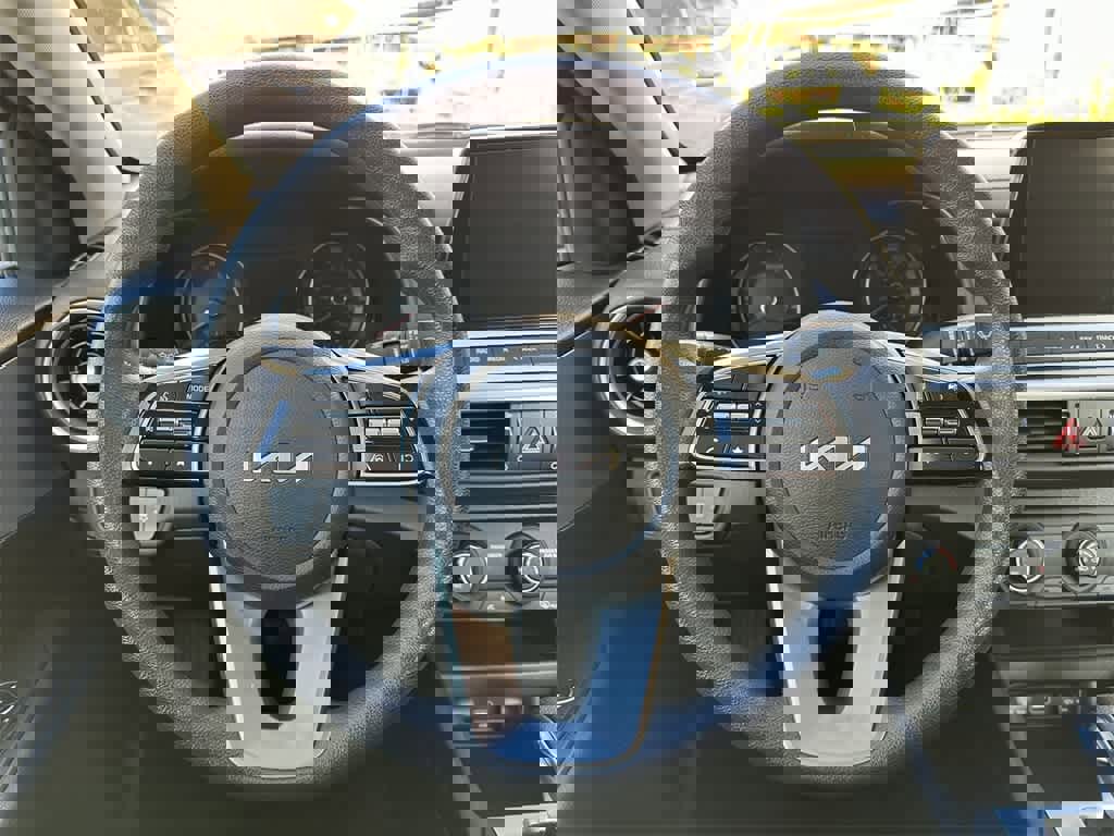 Used 2023 Kia Forte LXS image 15