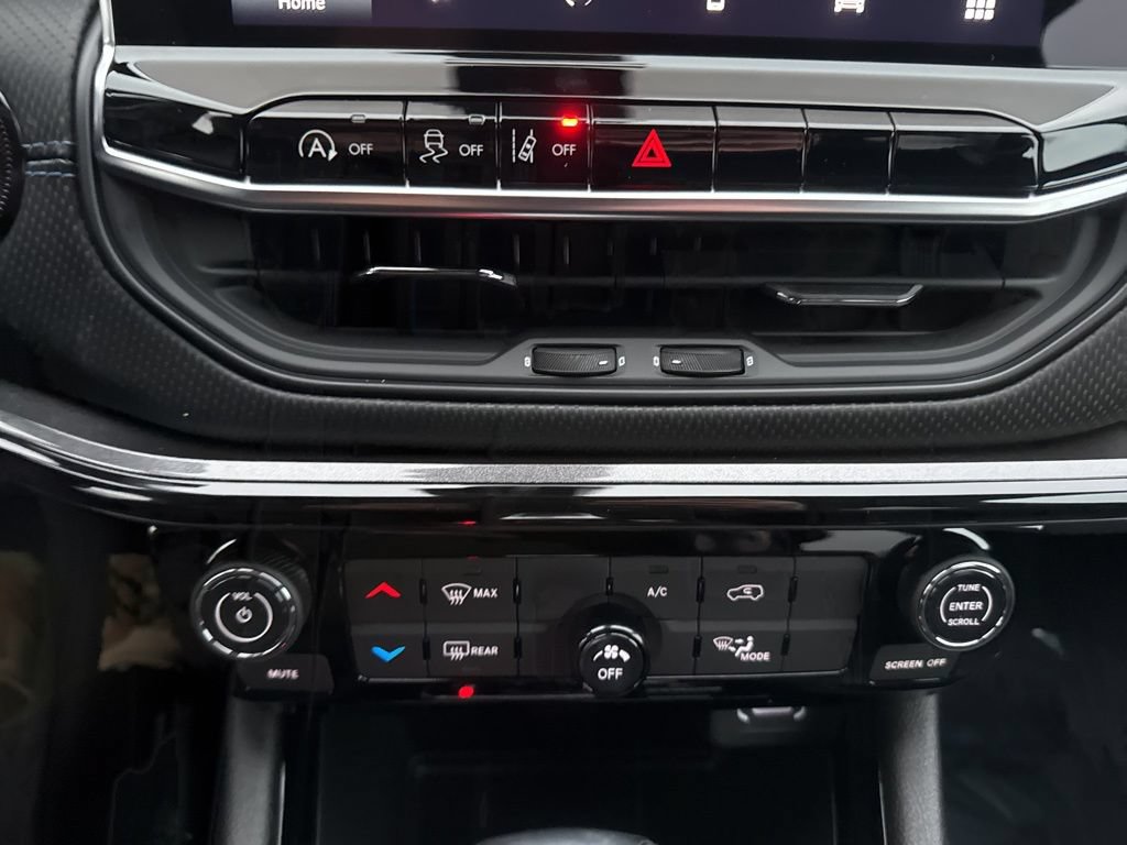 New 2026 Jeep Compass Latitude AWD/4WD image 16