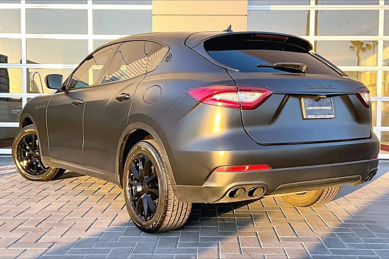 Used 2017 Maserati Levante image 11