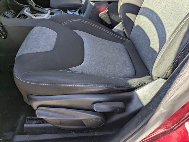 Used 2014 Jeep Cherokee Latitude FWD image 15