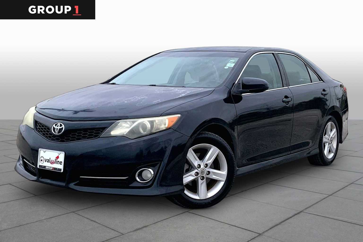 Used 2012 Toyota Camry SE FWD image 1