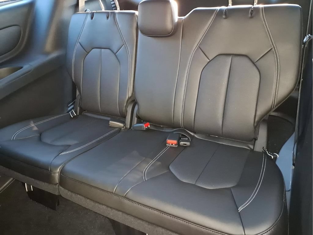 New 2026 Chrysler Voyager LX FWD image 10
