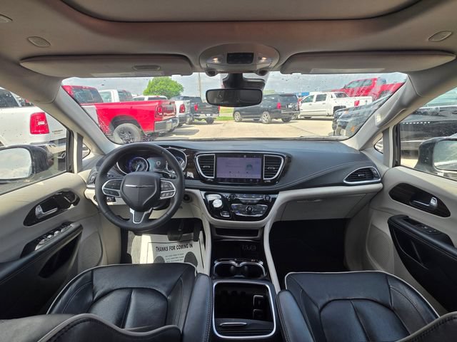 Used 2023 Chrysler Pacifica Limited FWD image 15