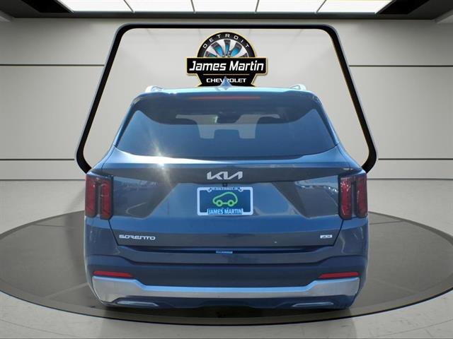 Used 2024 Kia Sorento S image 5