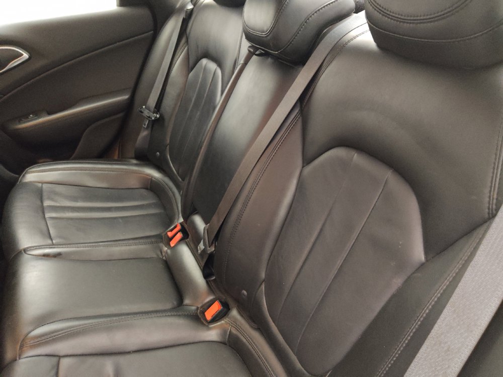 Used 2016 Chrysler 200 Limited FWD image 18