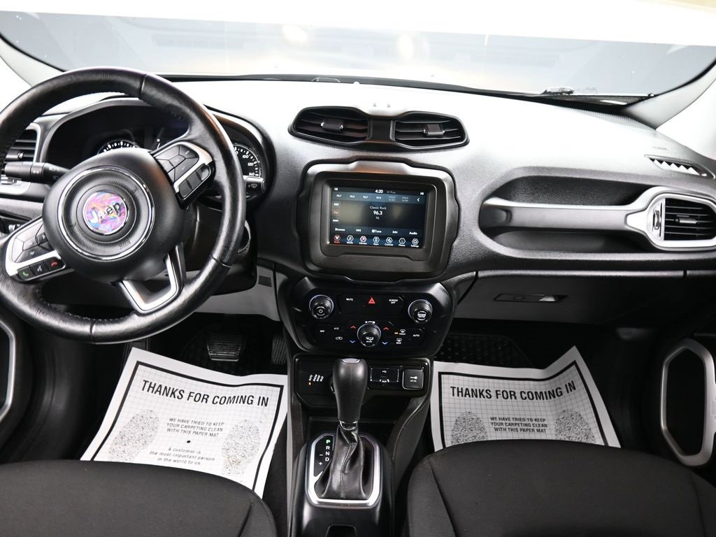 Certified 2020 Jeep Renegade Latitude w/ Cold Weather Group image 14