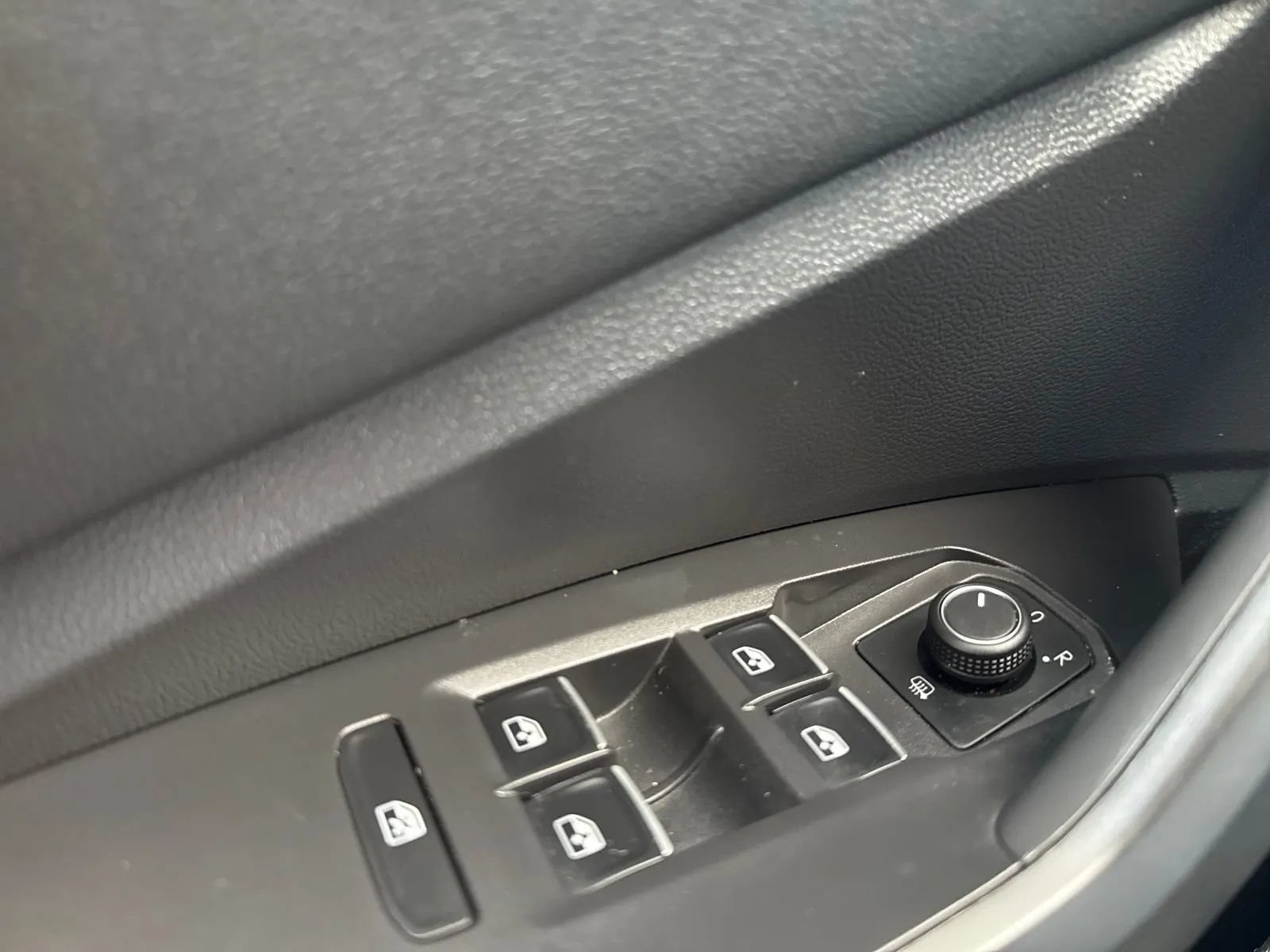 Used 2022 Volkswagen Jetta SE FWD image 21