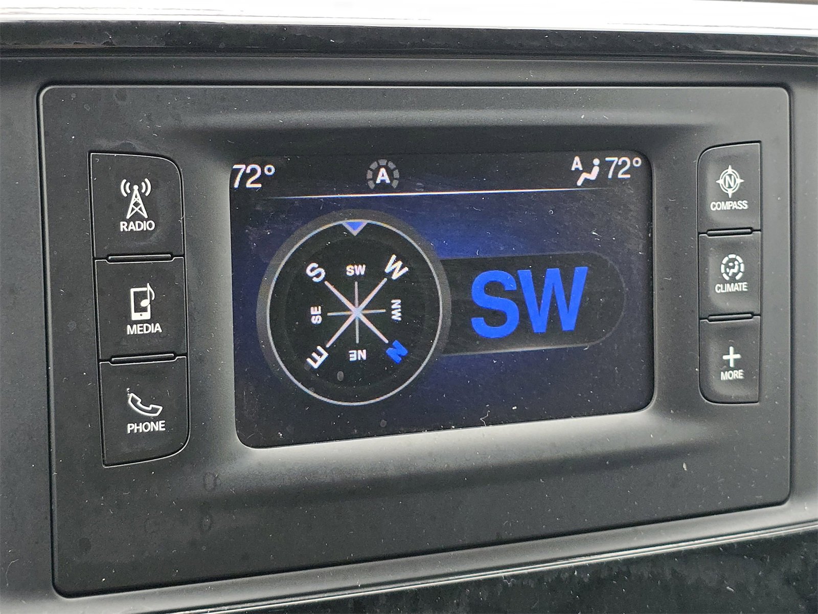 Used 2017 Chrysler Pacifica Touring-L image 28