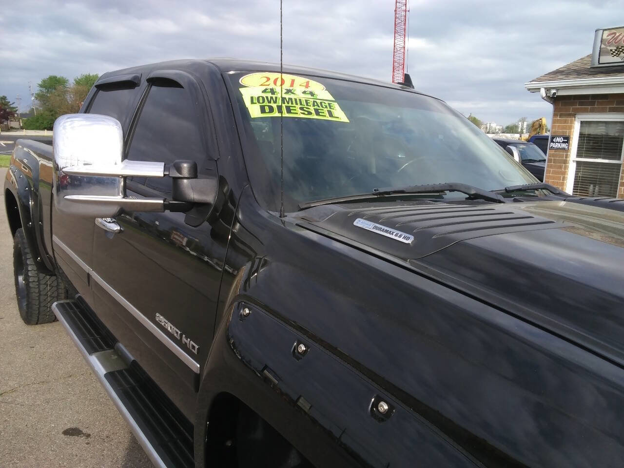 Used 2014 Chevrolet Silverado 2500 LT w/ Custom Sport Truck Package image 4