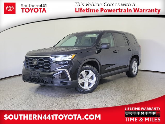 Used 2023 Honda Pilot LX image 1