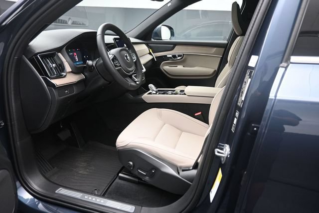 Used 2026 Volvo XC90 B6 Plus w/ Protection Package Premier AWD/4WD image 17