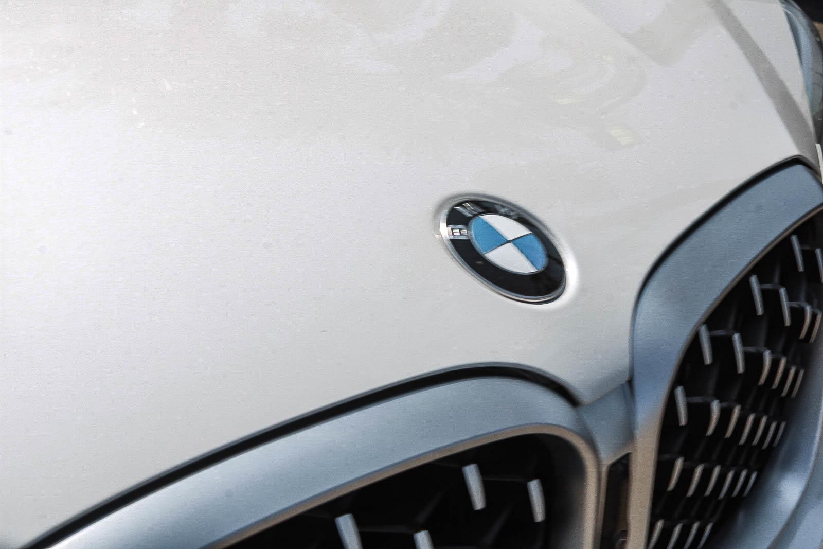Used 2024 BMW X4 xDrive30i w/ Premium Package AWD/4WD image 9