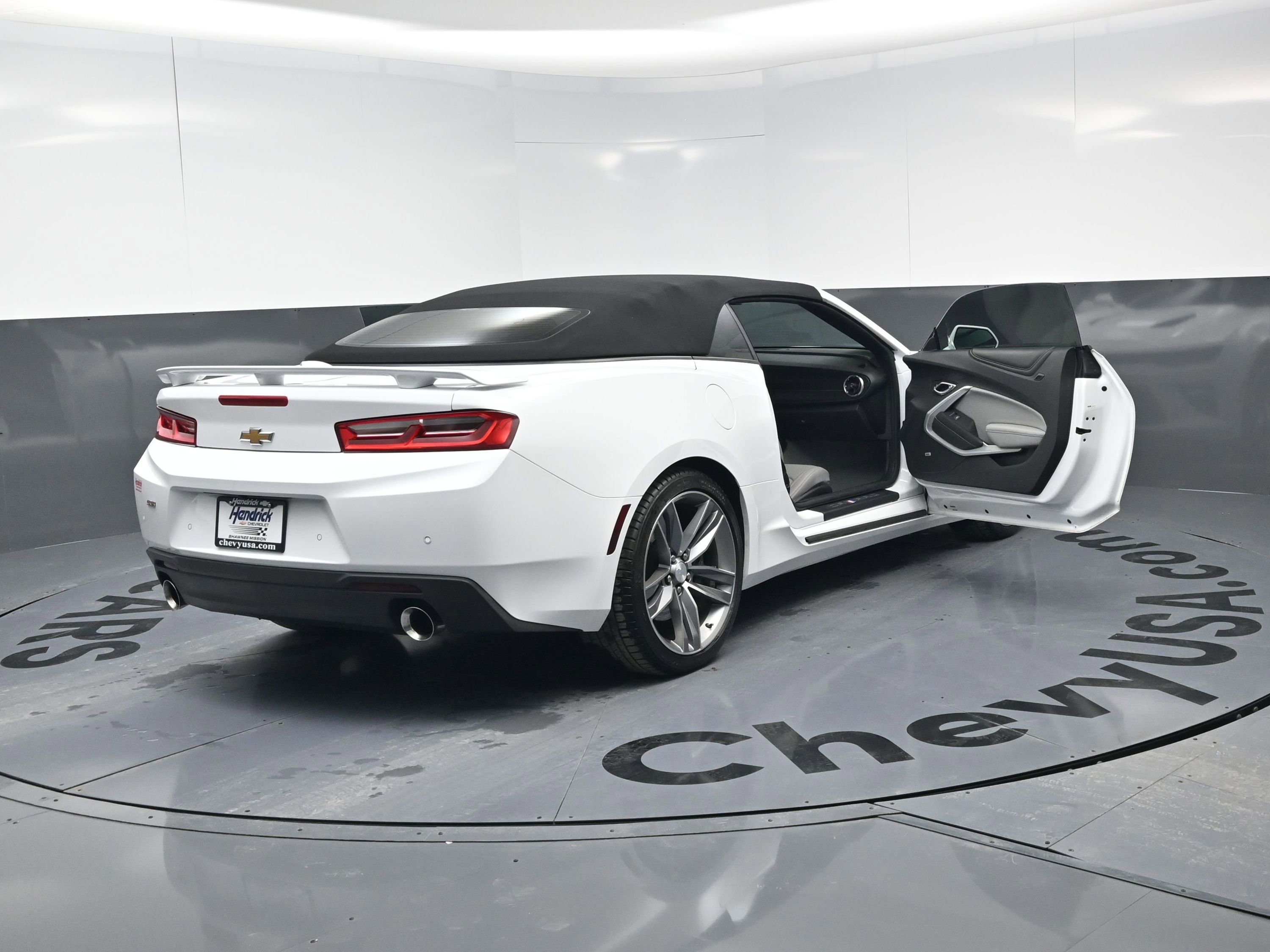 Used 2016 Chevrolet Camaro SS image 26