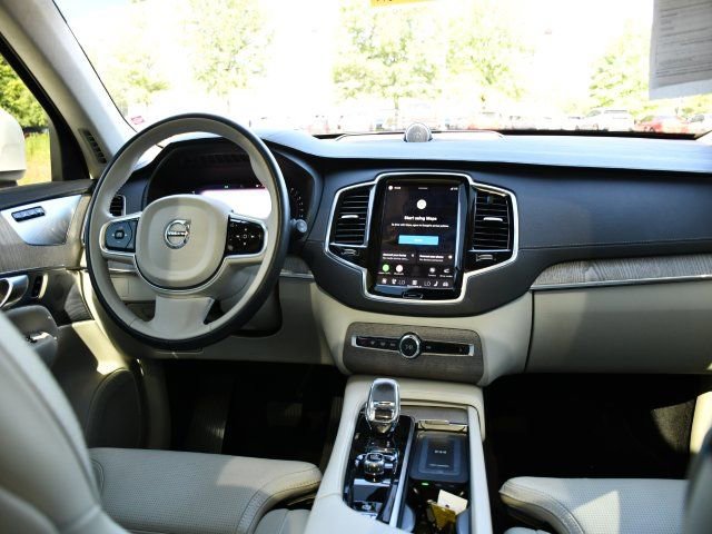 Used 2024 Volvo XC90 B6 Ultimate w/ Lounge Package AWD/4WD image 22