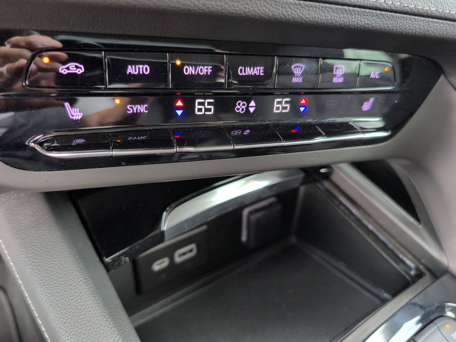 Used 2023 Buick Envision Preferred image 28