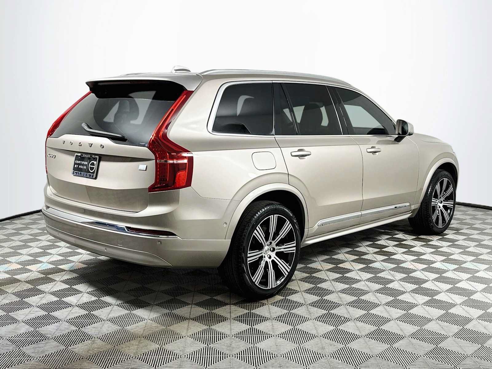 Used 2023 Volvo XC90 T8 Ultimate AWD/4WD image 7