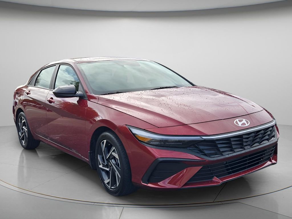 Certified 2025 Hyundai Elantra Sport image 4