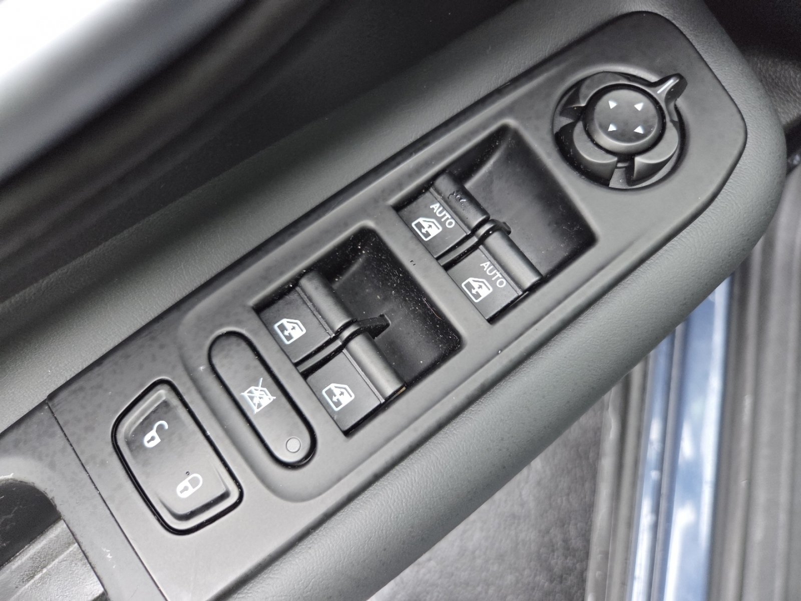 Used 2022 Jeep Renegade Altitude w/ Convenience Group AWD/4WD image 29